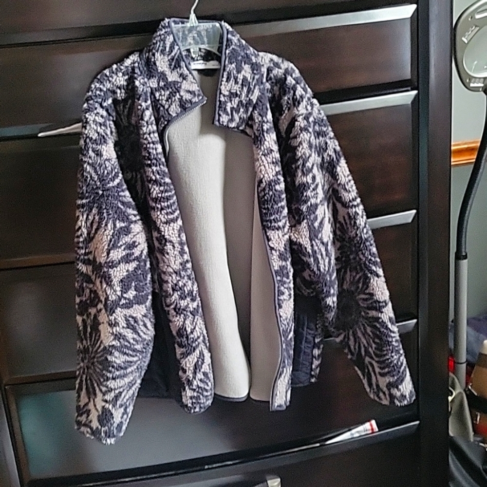 Super fluffy warm fleece and longer sherpa sonoma grey and black floral jacket